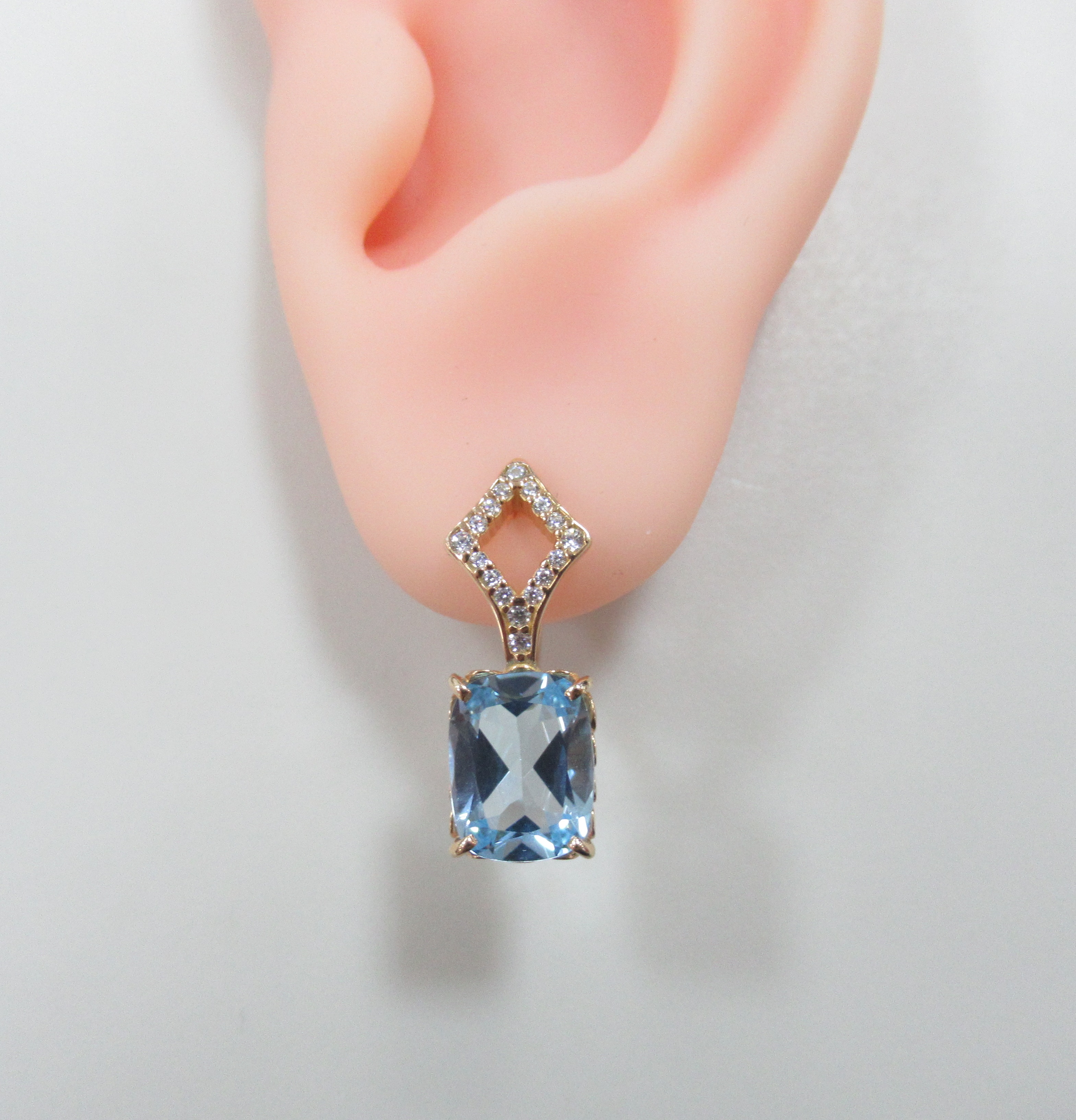 Серебряные серьги с топазами